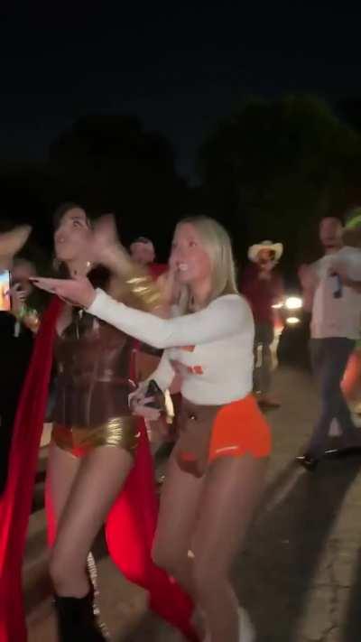 Jack Doherty's cunt bodygaurd punches guy