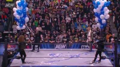 This cracks me up. Credits: NHATional Scissoring Day (@nhathaniel_h)