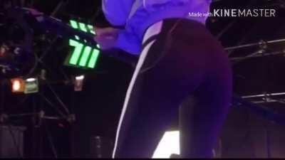 Extraño contenido nuevo de Kimberly mientras dense estas buenas tomas su culo