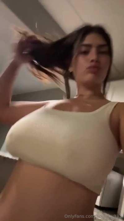 Beautiful tits, no bra, white tank top