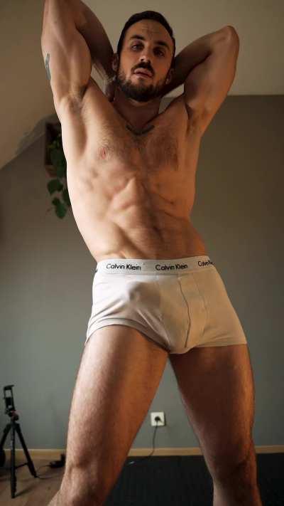 Something wants to escape my pants... (27)