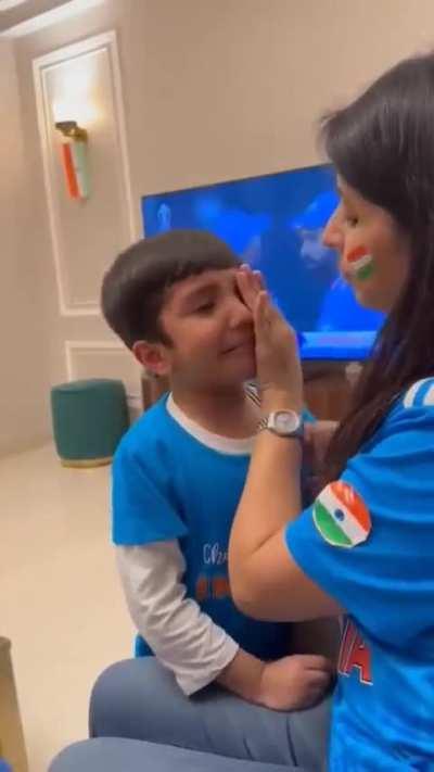 Im the kid in the video 