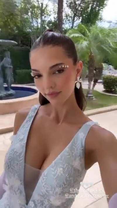 Blue dress for Andrea and Leo