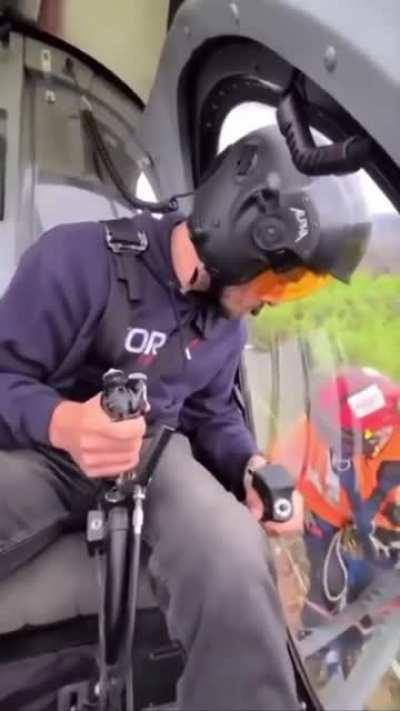 🎶 I am a lineman for the county