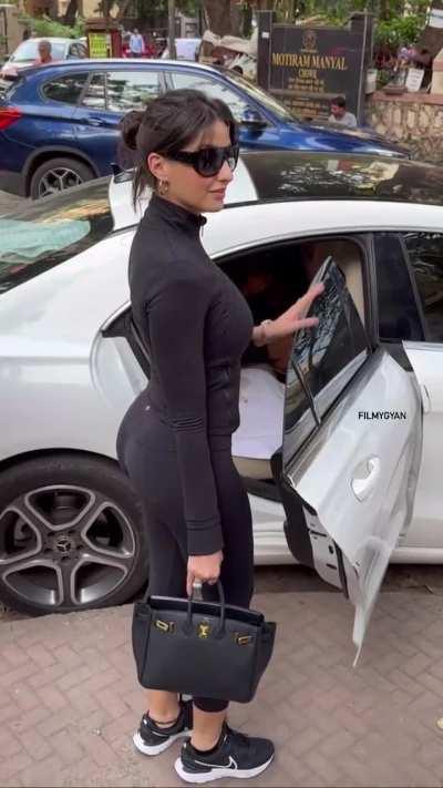 Nora Choke me with those Cakes please