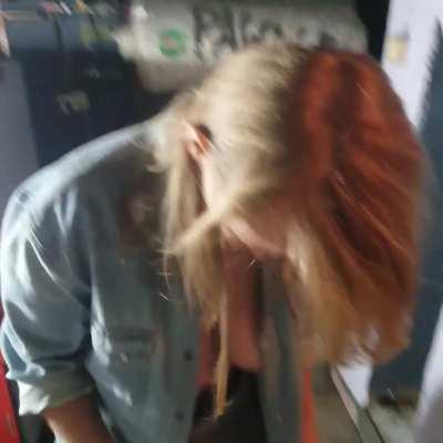 My friend, with whom I was just studying, was filming me on the phone, how I was adding pellets to the stove. She made me laugh with this, so..I showed her this and that. She was surprised too.