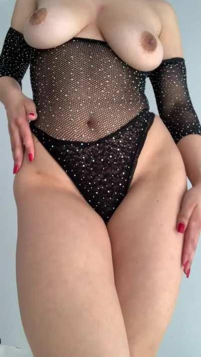 I find my tan lines sexy