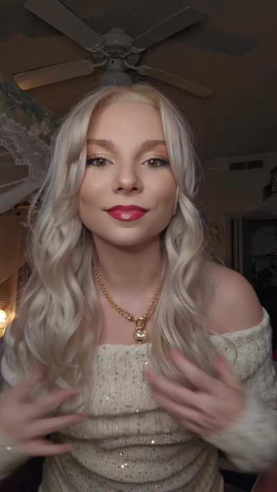 I got a haircut and it's my birthday tomorrow 🥰 guess how old I'm turning 😜 I hope everyone has had a great weekend! 💗