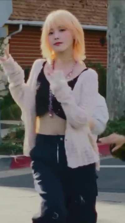 MOMMAS BODY. Getting ready to serve you. WWYD to her?