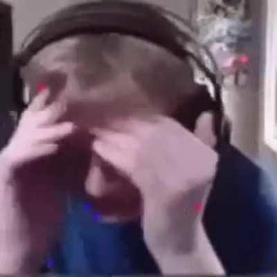 Mfs who use the iron bomber realizing they have to aim to play demo effectively