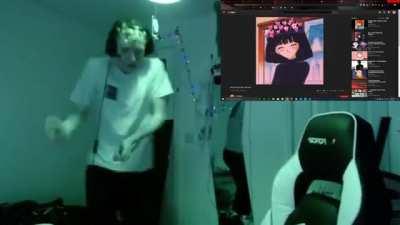 It took him two seconds to realize Lmao