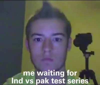 Mujhe Dhoni bhaiya se milwa do 