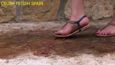 Ainara 😍 She makes the lobster disappear