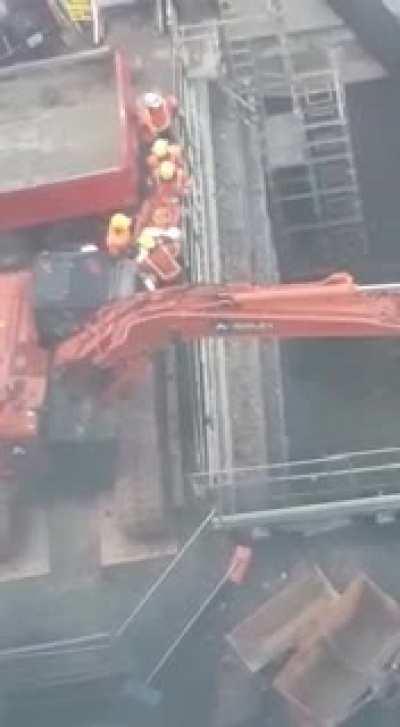 What the hell is going on?! (Watch until the end)