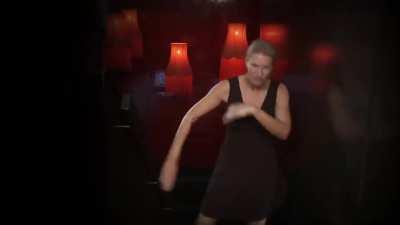 Учитель танцев