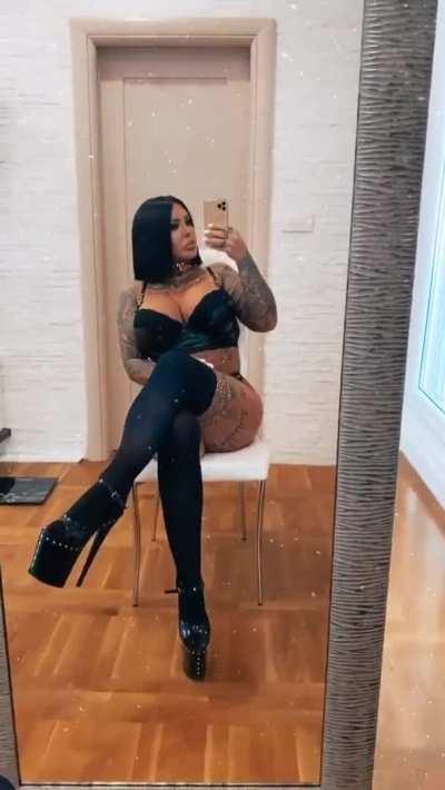 Honey where are you, come down stair and tell mommy if my new heels look alright