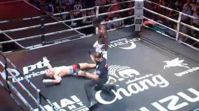 Nicolas Mendes beautiful yon Thai fight!