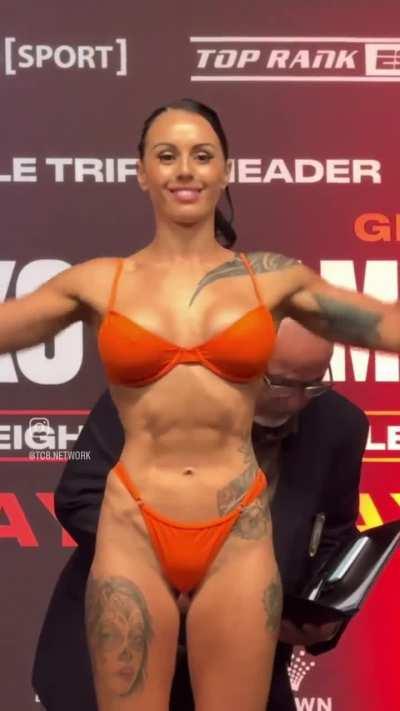 2 reasons to watch the Lomachenko fight tonight