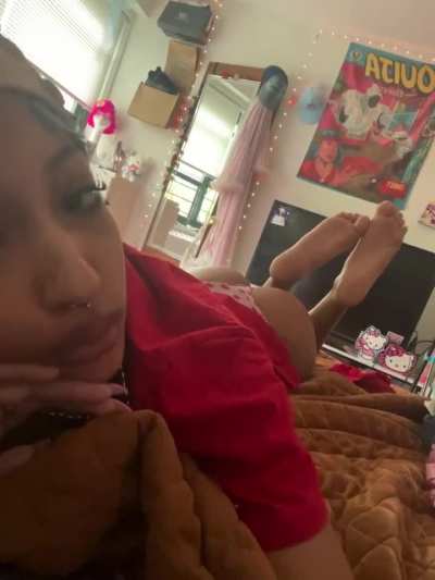 Getting hard over my ass and feet ?