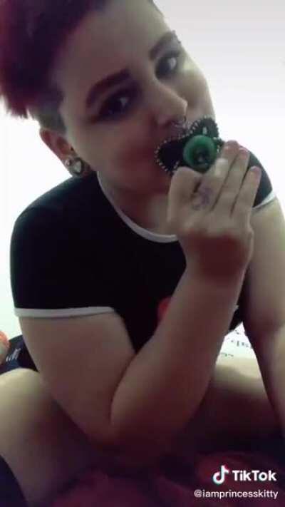 The head movements that look like spasms aren't it