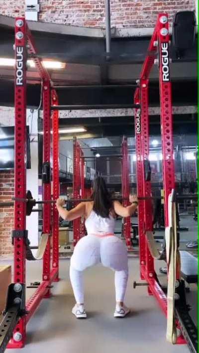 Sofia Yunes - Squat 😍