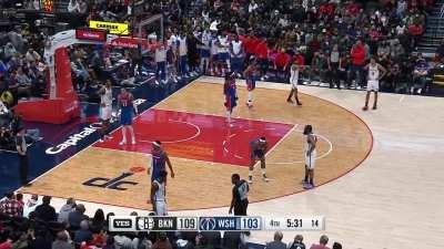 [Highlight] The referees miss an assistant from the Nets bench knock Dinwiddie's pass out of bounds resulting in a Washington turnover