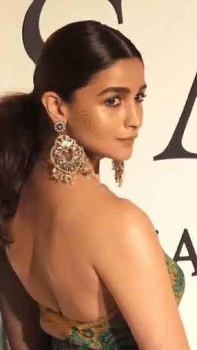 🌶️ Alia Bhatt Backless Blouse! 🔥😍