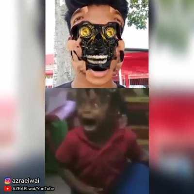 Stupid Android scared the black kid.