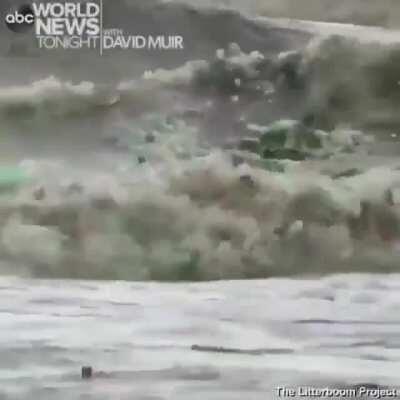 Tons of Plastic Garbage in the seas of South Africa