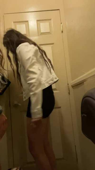 Buttplugs are better with friends, join my OnlyFans or Fansly today & I’ll rate your dick for FREE