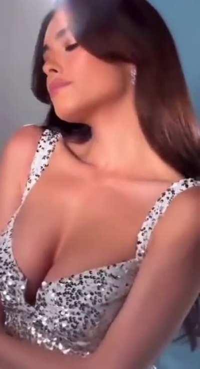 BTS clip of Madison in Forever 21