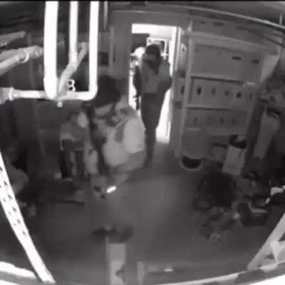 Hol da fack up , boi