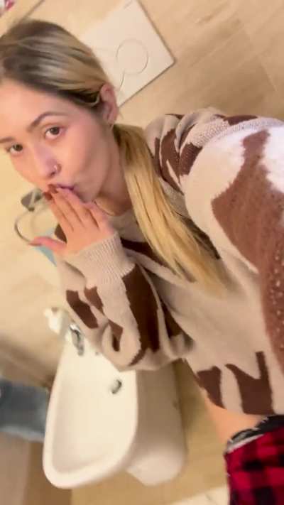 Tg AttiblitzSofy      Dirty fetish ..(customs and premades)