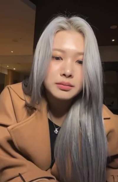 SHE CLAPS ONCE AGAIN😭