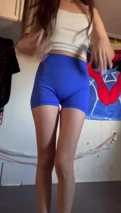 My gym shorts always give me cameltoe 🙈