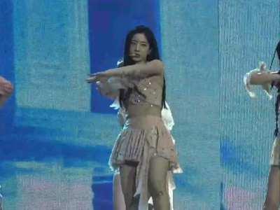 230621 - Even if she's not fully recovered, Dahyun will always slay during her Feel Special rap!