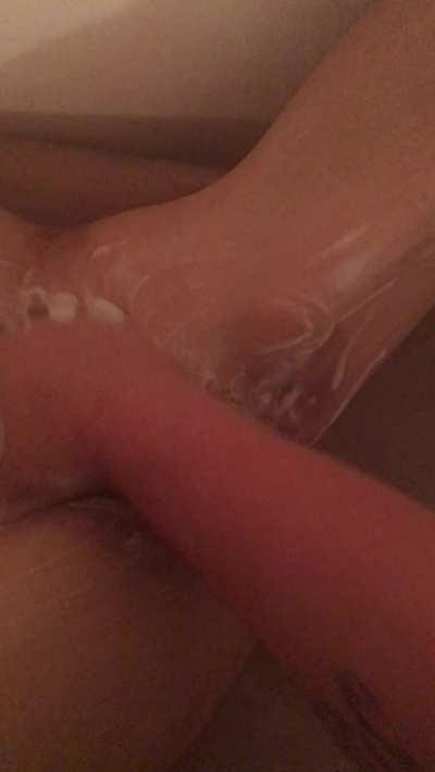 I JUST LOVE GETTING MY PUSSY CLEANED!! ANYONE WANT TO COME HELP 😈😈