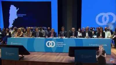 Beliz anuncia un nuevo proyecto del Gobierno. “Vamos a profundizar los lineamientos centrales del uso de las redes sociales PARA EL BIEN COMUN”. Dice es para que se deje “de intoxicar el espíritu de nuestra democracia”.