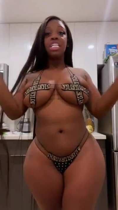 DiamondtheBody Aka DTB (@diamondthebodyy)