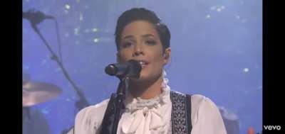 Halsey snl
