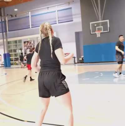 Getting loose? Shaking ass? Who cares! 🔥