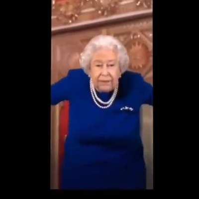 La reina siendo La reina 😎👌