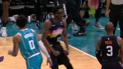 [Highlight] Jalen Smith put Mason Plumlee on a massive poster!