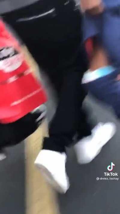 Look at this lil nigga😂😂