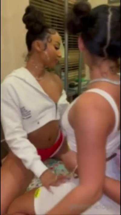 Y@$ at all girls party