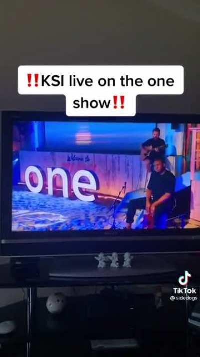 Wtf bro 😂 man sounds good even live who is this fucking guy 😂went from making fifa videos to this may not mean much for a stranger to say I’m proud but for real I am