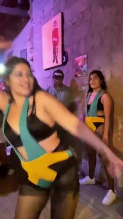 Caribbean Party in Mexico 🔥🇲🇽 (@punanysquadmx)