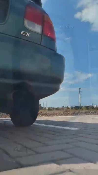 não chega nem perto