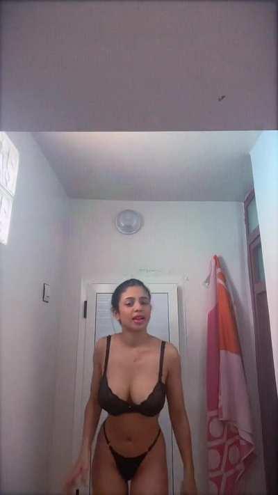 I'm home alone.. please cum over