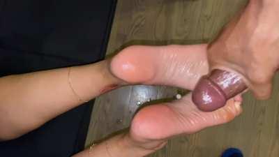 i love having my soles glazed with hot cum